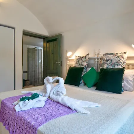 Trullo Paola ヴィラ チェーリエ・メッサーピカ
